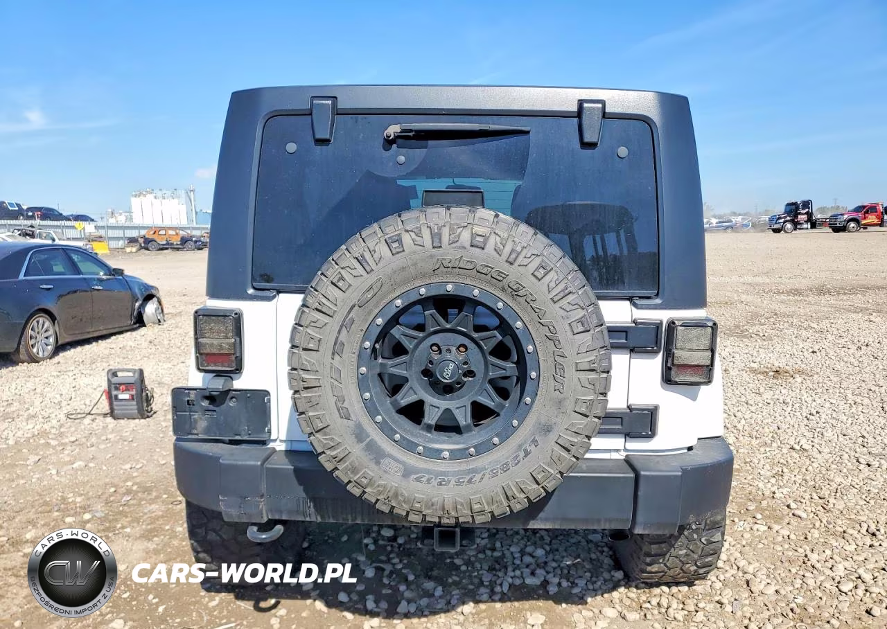 2016 Jeep Wrangler Unlimited Sahara VIN:1C4BJWEG6GL221240 - 6