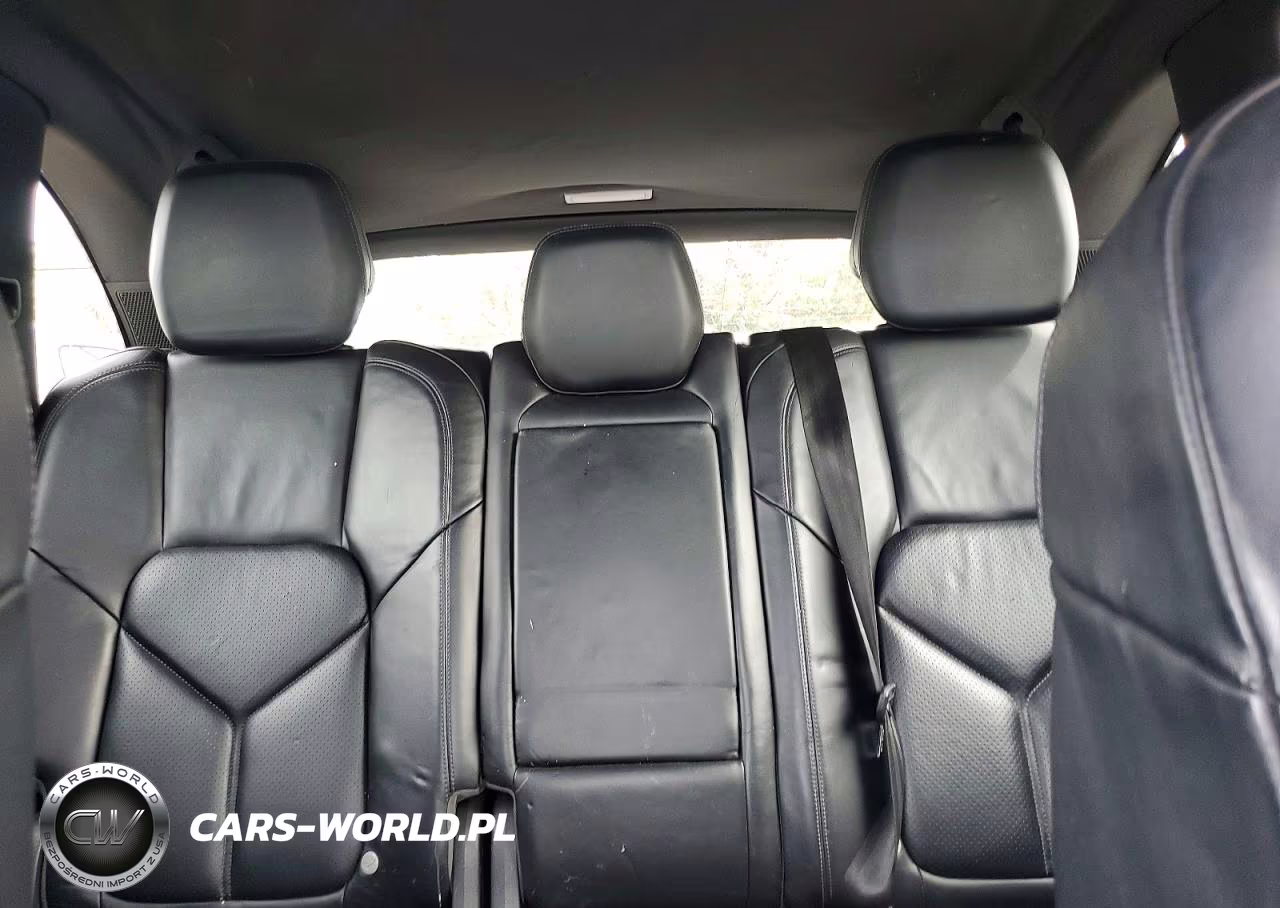 2012 Porsche Cayenne S VIN:WP1AB2A25CLA45284 - 10