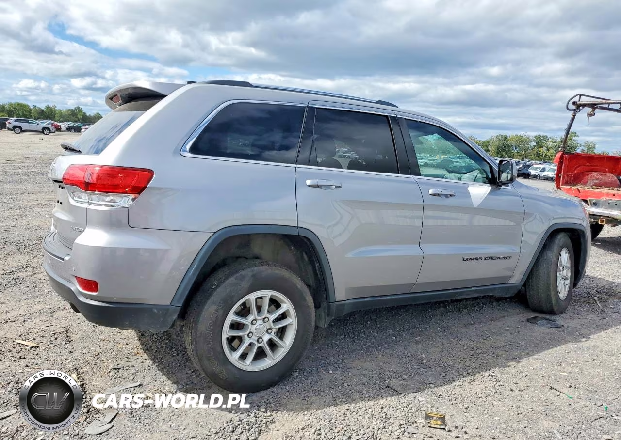 2019 Jeep Grand Cherokee Laredo VIN:1C4RJFAG2KC648136 - 3