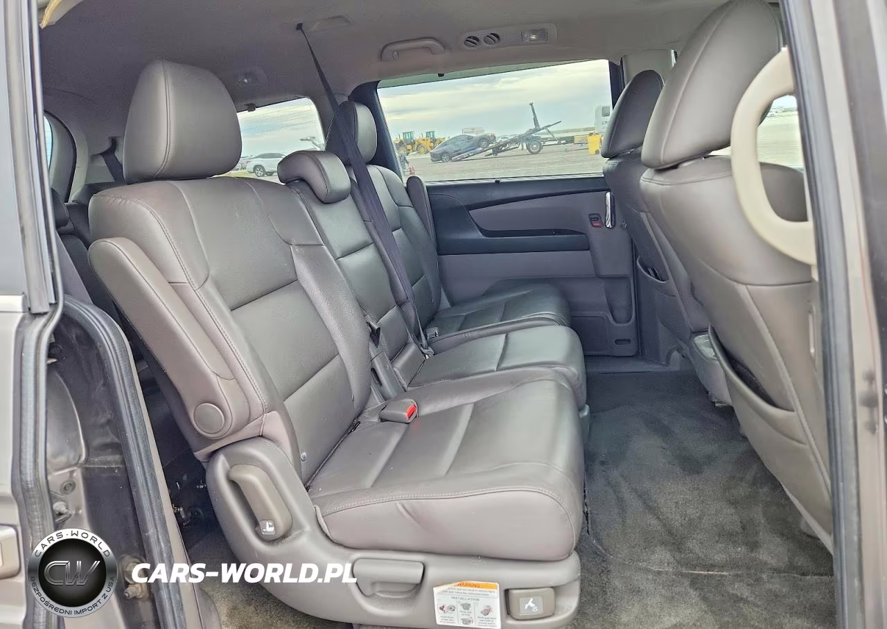 2014 Honda Odyssey Touring VIN:5FNRL5H93EB130765 - 11