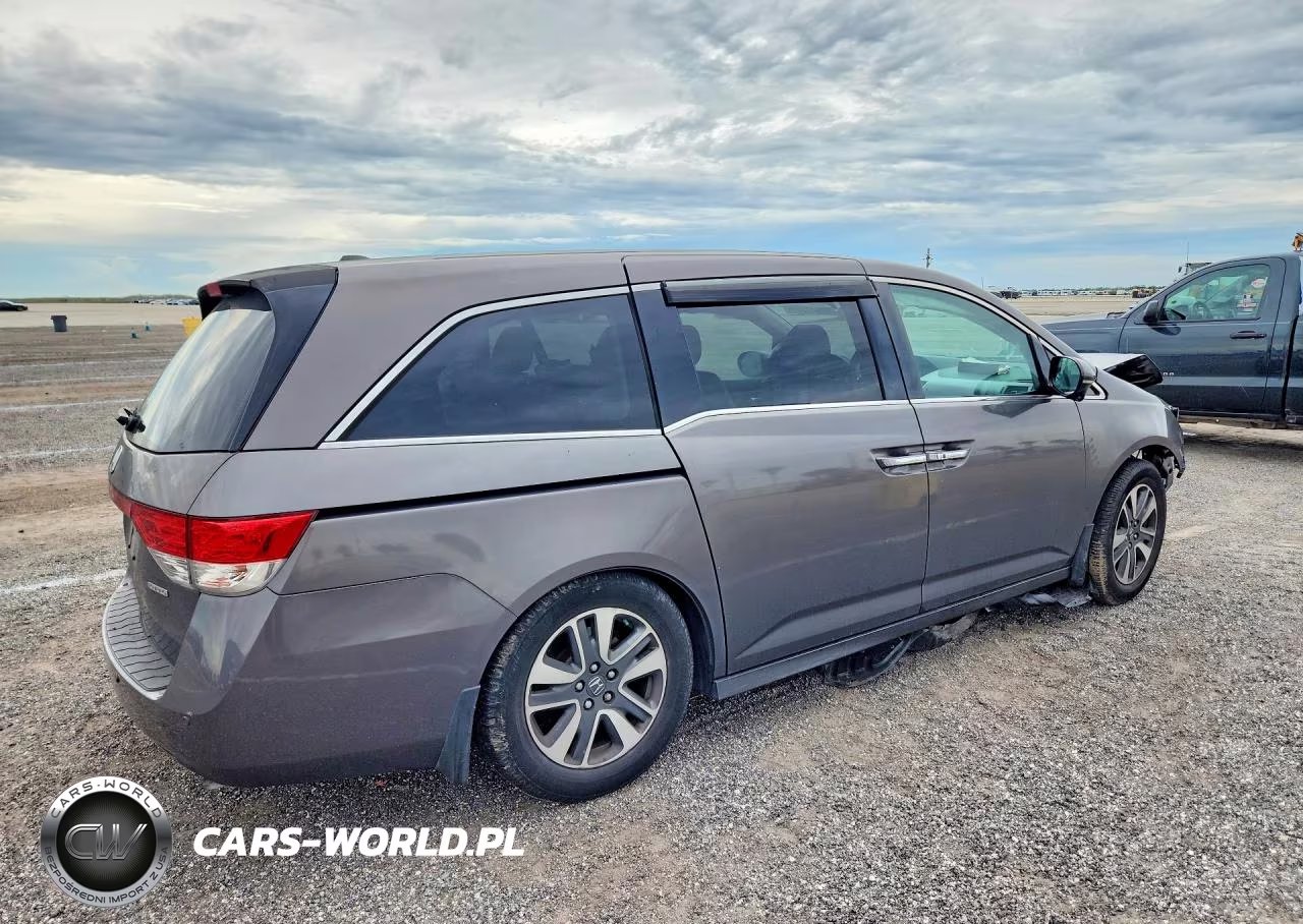 2014 Honda Odyssey Touring VIN:5FNRL5H93EB130765 - 3
