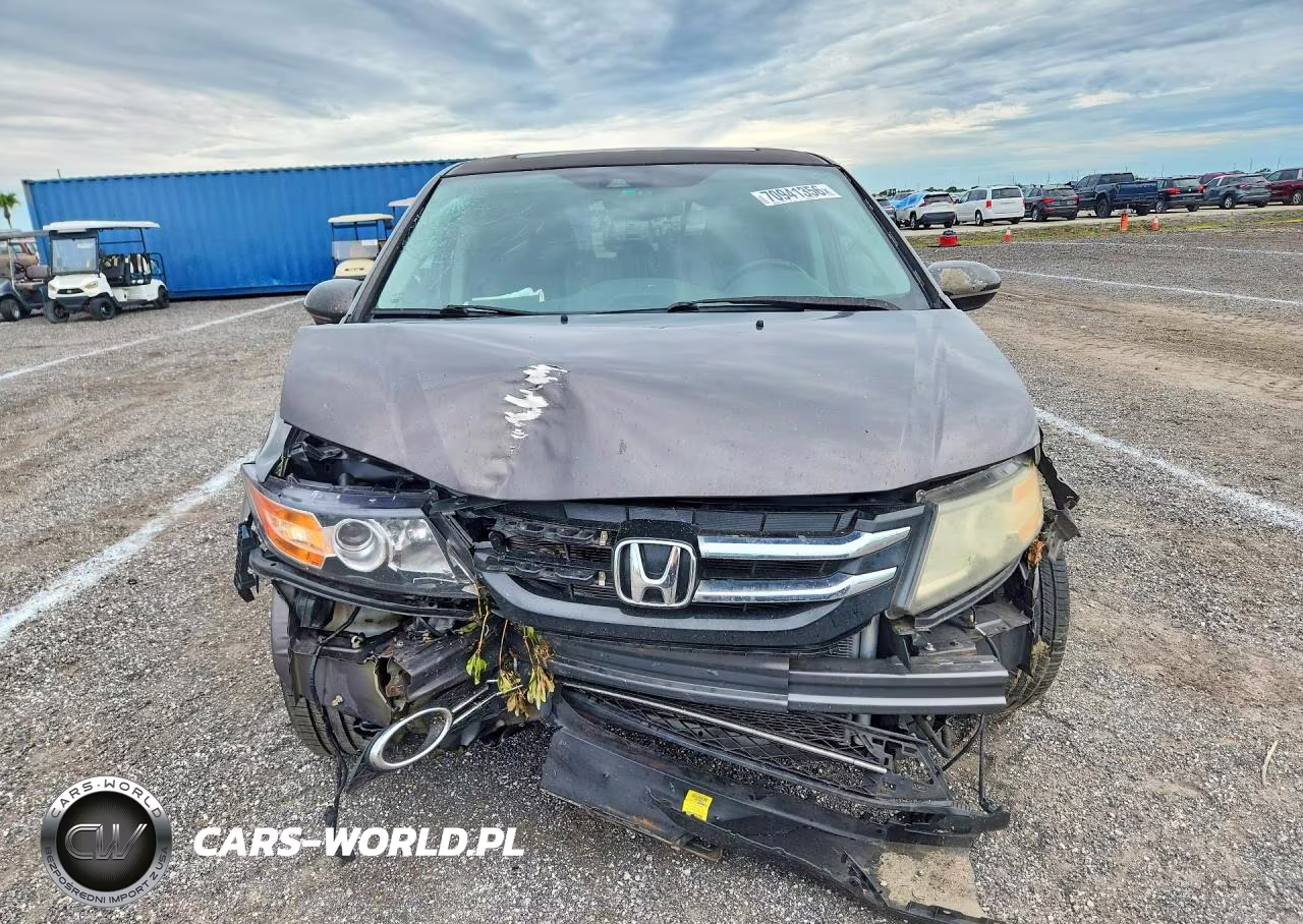 2014 Honda Odyssey Touring VIN:5FNRL5H93EB130765 - 5