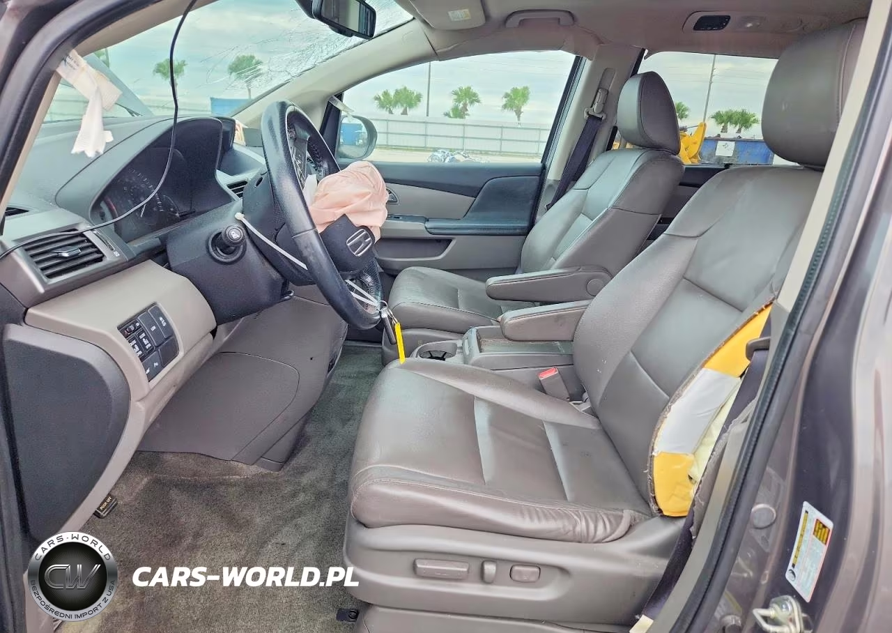 2014 Honda Odyssey Touring VIN:5FNRL5H93EB130765 - 7