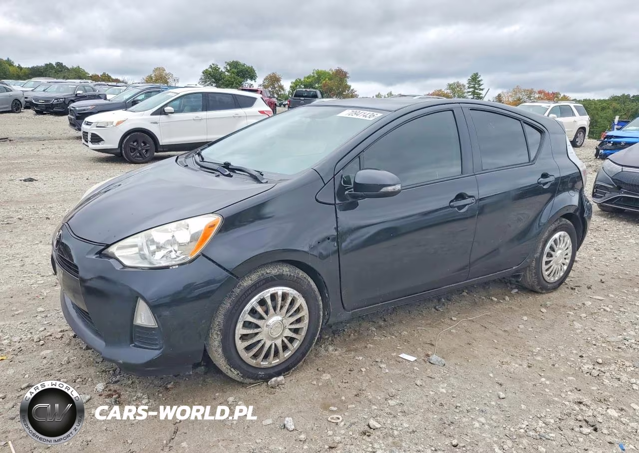 2013 Toyota Prius C One VIN:JTDKDTB37D1536241 - 1