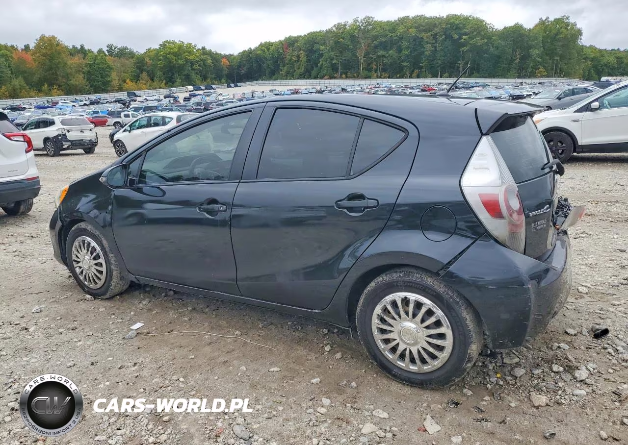 2013 Toyota Prius C One VIN:JTDKDTB37D1536241 - 2