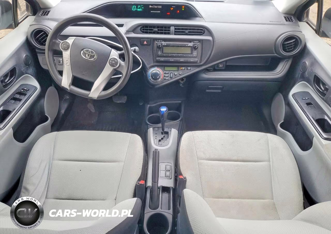 2013 Toyota Prius C One VIN:JTDKDTB37D1536241 - 8