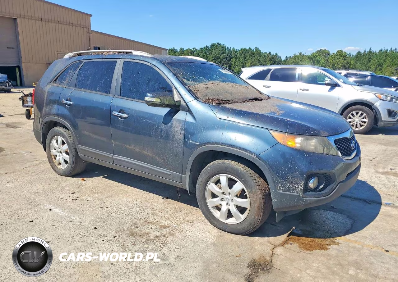 2011 Kia Sorento Lx VIN:5XYKT3A10BG023087 - 4