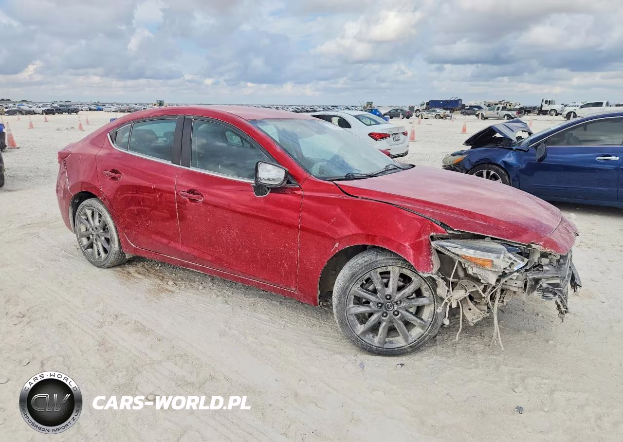 2018 Mazda 3 Touring VIN:3MZBN1V36JM183564 - 4