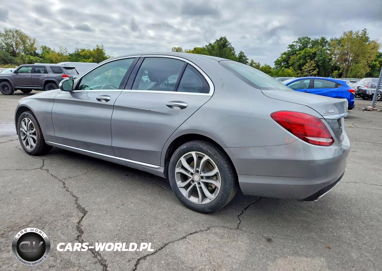2015 Mercedes-Benz C 300 4Matic VIN:55SWF4KB9FU032470 - 2