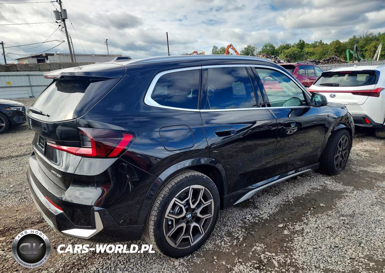 2026 BMW X1 xDrive28I VIN:WBX73EF03T5745944 - 3