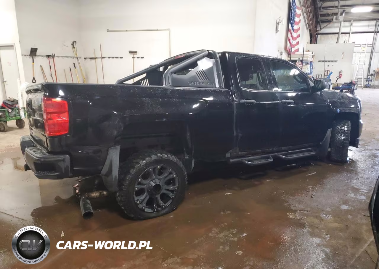 2017 Chevrolet Silverado K1500 VIN:1GCVKNEC9HZ118085 - 3
