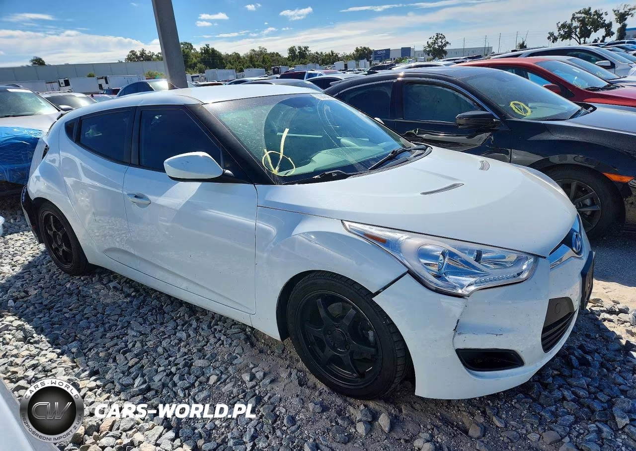 2014 Hyundai Veloster Base VIN:KMHTC6AD3EU200441 - 4