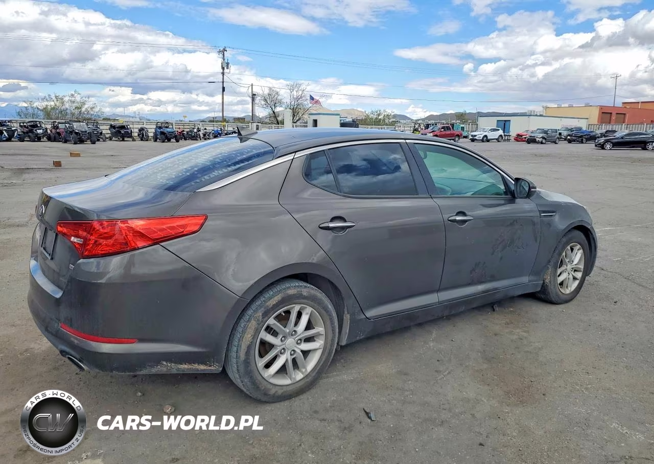2013 Kia Optima Lx VIN:5XXGM4A71DG096750 - 3