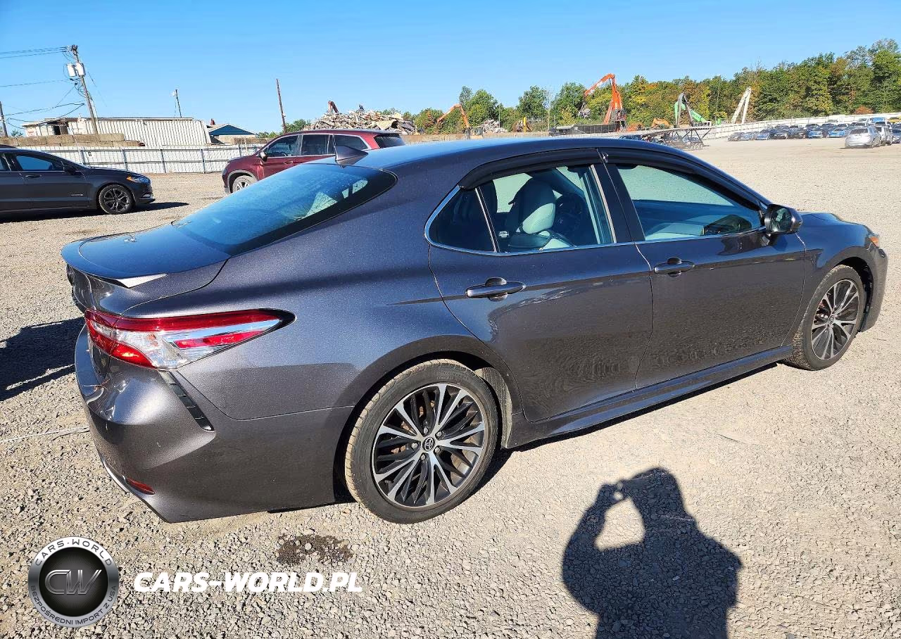 2020 Toyota Camry Se VIN:4T1G11AK4LU509082 - 3