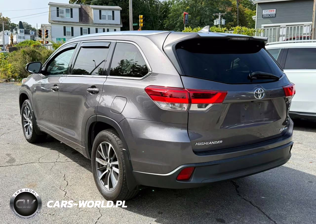 2018 Toyota Highlander Xle VIN:5TDJZRFH0JS844629 - 2