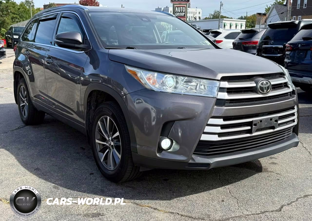2018 Toyota Highlander Xle VIN:5TDJZRFH0JS844629 - 4
