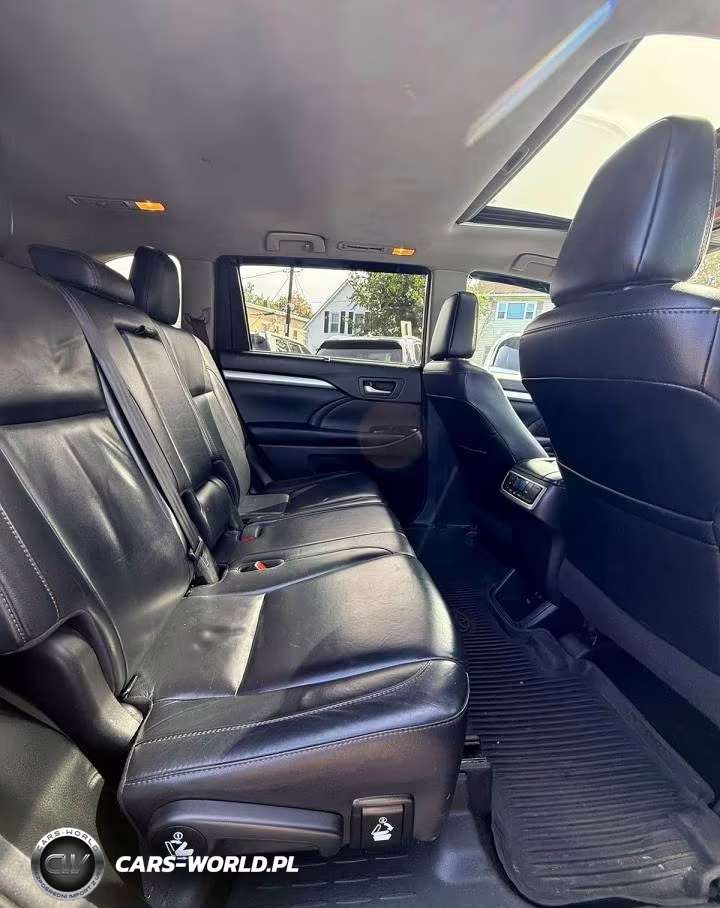 2018 Toyota Highlander Xle VIN:5TDJZRFH0JS844629 - 8