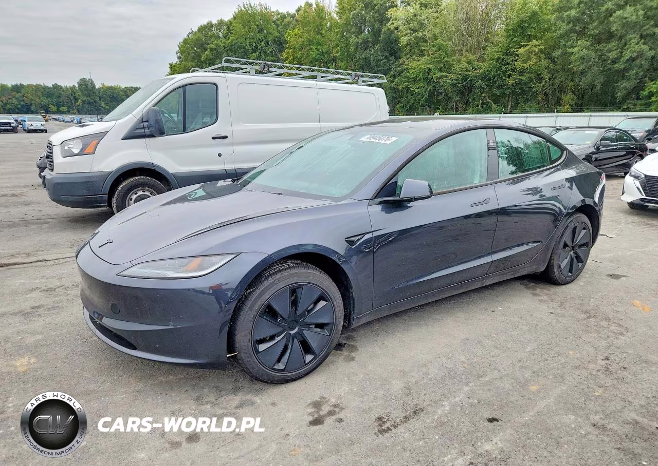 2025 Tesla Model 3 – zdjęcie 1 z 13