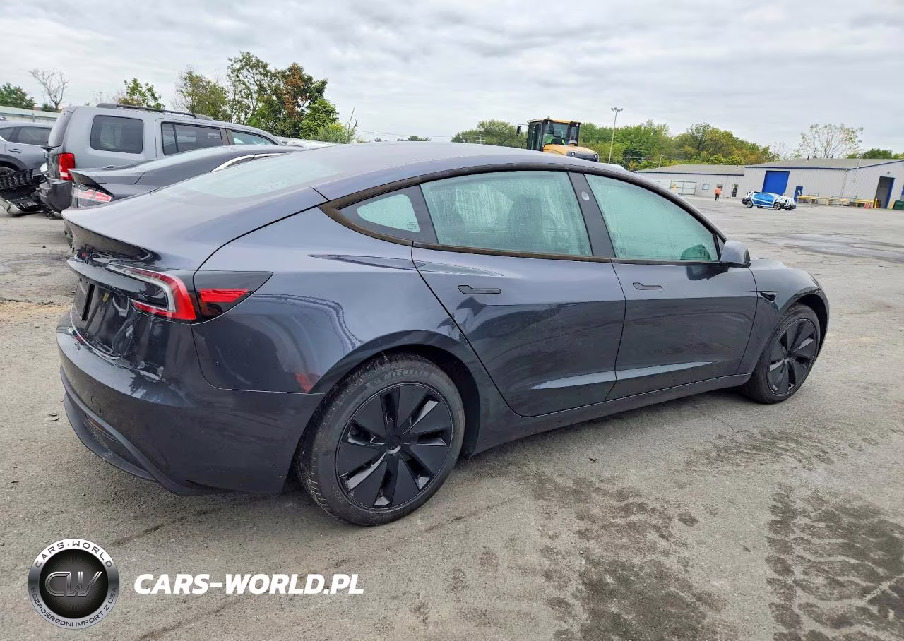 2025 Tesla Model 3 VIN:5YJ3E1EA9SF038711 - 3
