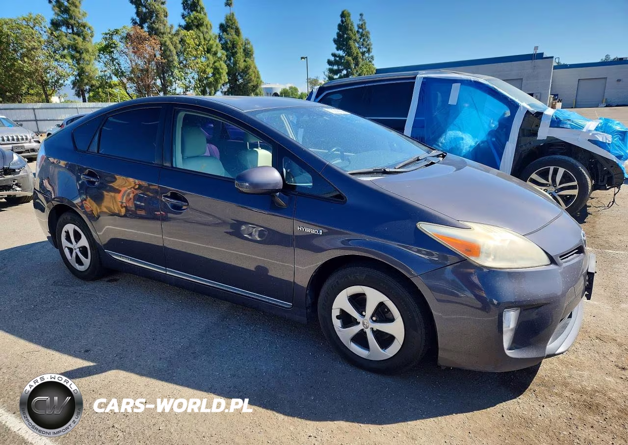 2012 Toyota Prius Four VIN:JTDKN3DU9C1614004 - 4