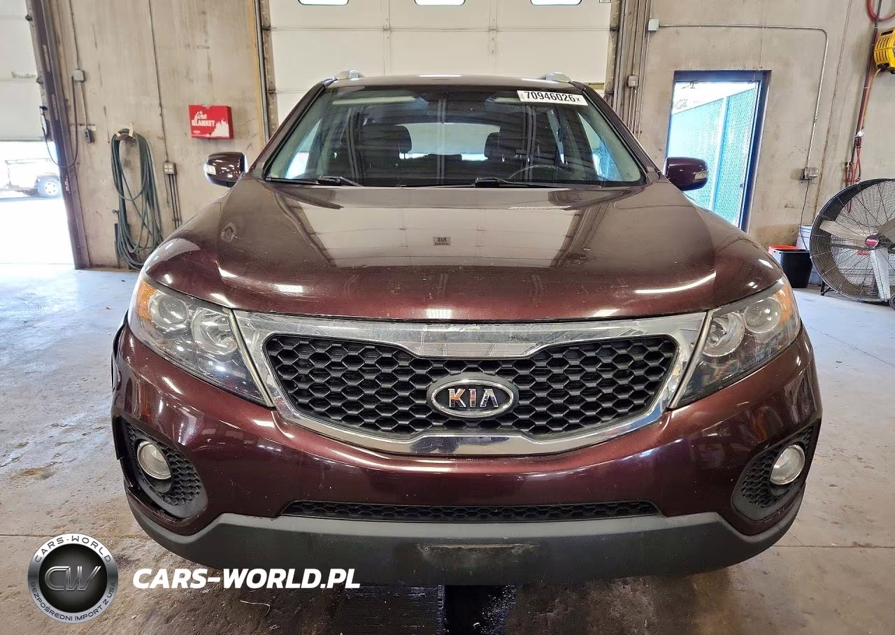 2011 Kia Sorento Lx VIN:5XYKT3A12BG067611 - 5