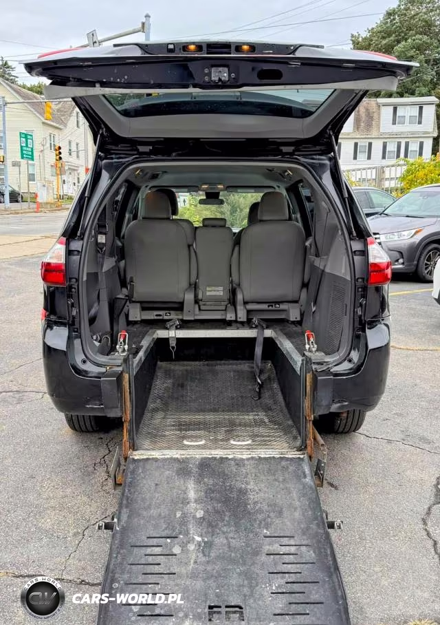 2020 Toyota Sienna L VIN:5TDZZ3DCXLS043488 - 8