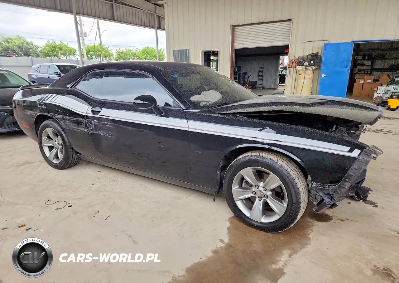 2018 Dodge Challenger Sxt VIN:2C3CDZAGXJH116678 - 4