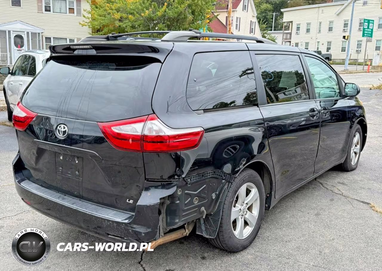 2017 Toyota Sienna Le VIN:5TDKZ3DC2HS827477 - 3