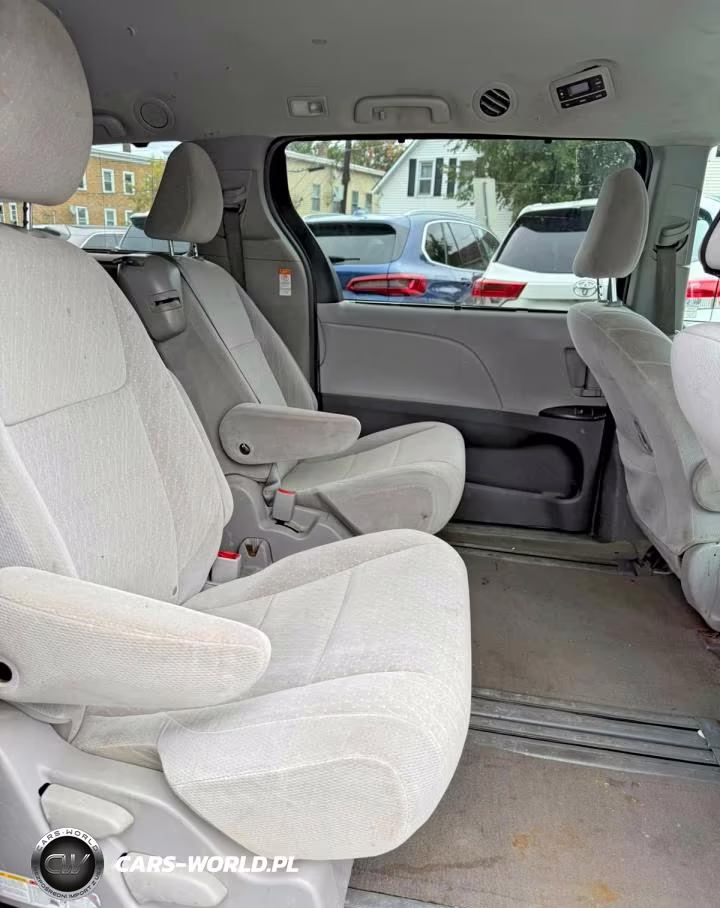 2017 Toyota Sienna Le VIN:5TDKZ3DC2HS827477 - 7