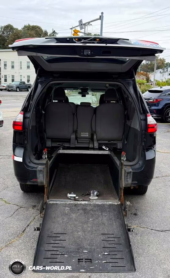 2020 Toyota Sienna L VIN:5TDZZ3DC3LS036219 - 7