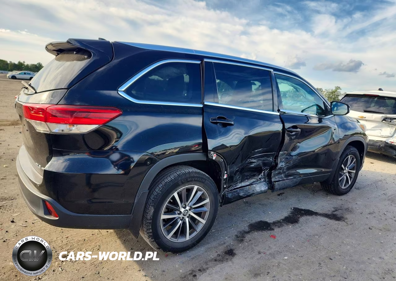 2017 Toyota Highlander Xle VIN:5TDJZRFH4HS392002 - 3