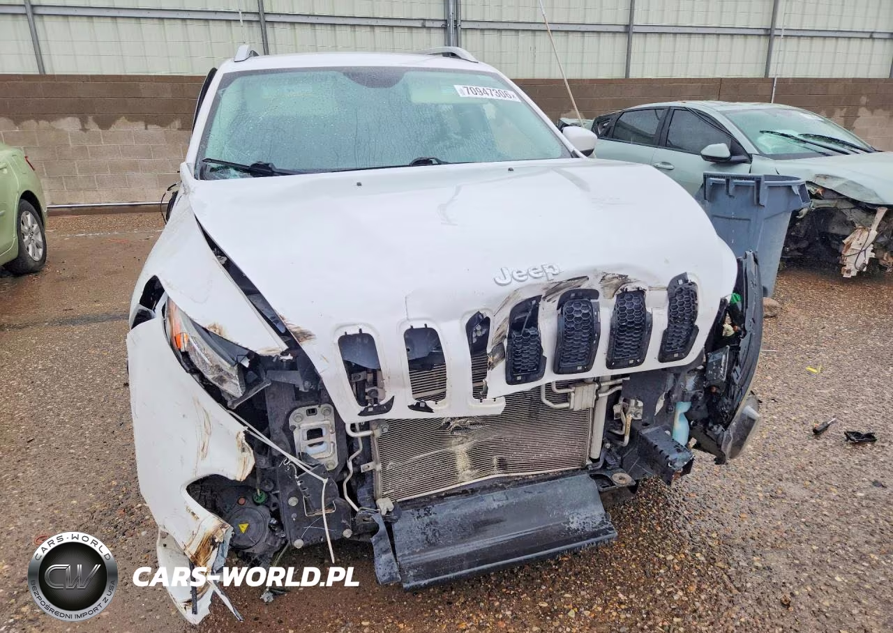 2018 Jeep Cherokee Latitude Plus VIN:1C4PJLLB4JD584262 - 5