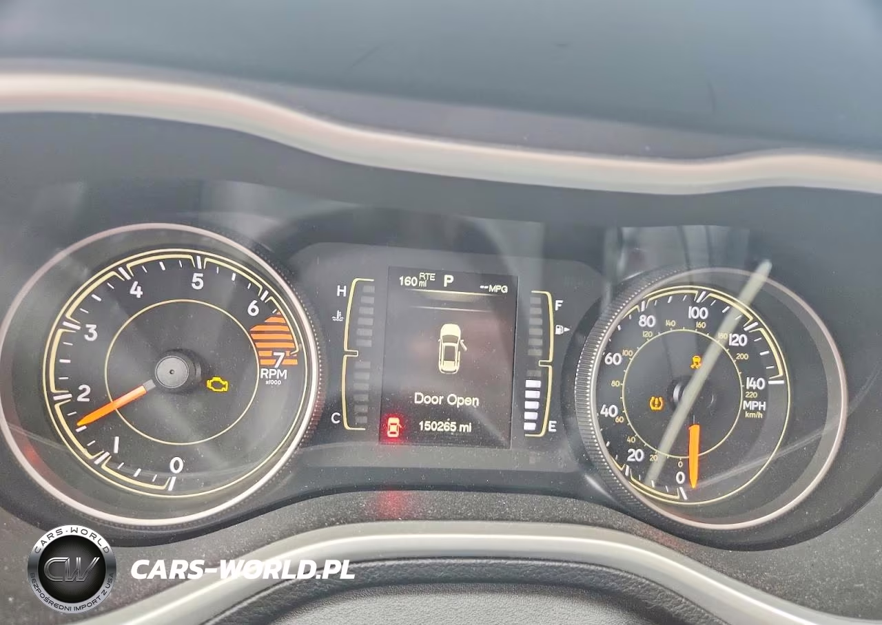 2018 Jeep Cherokee Latitude Plus VIN:1C4PJLLB4JD584262 - 9