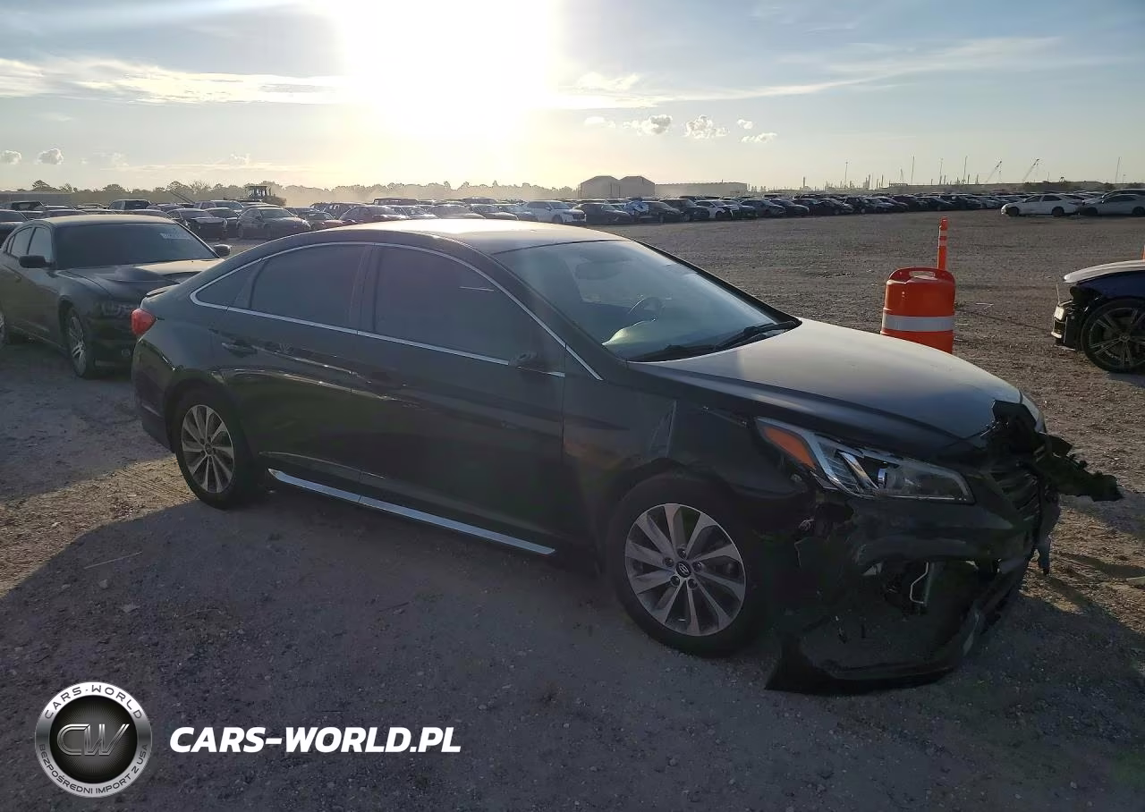 2017 Hyundai Sonata Sport VIN:5NPE34AFXHH571453 - 4