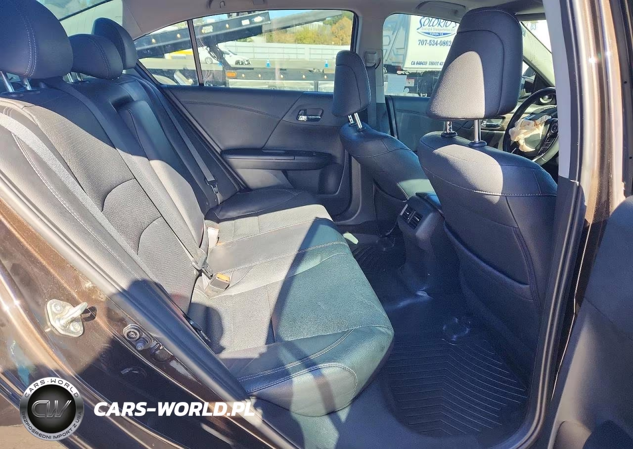 2017 Honda Accord Touring VIN:1HGCR3F96HA033389 - 10