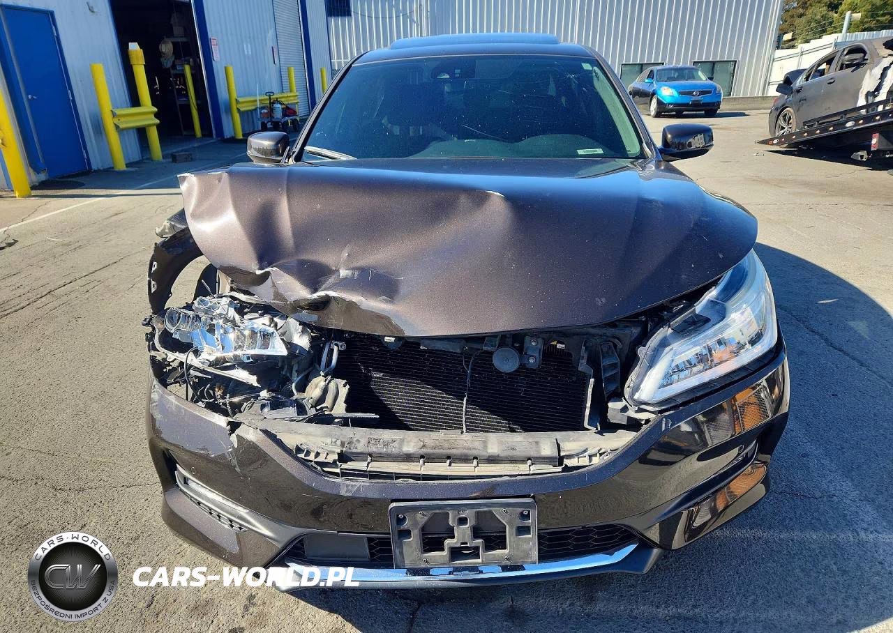 2017 Honda Accord Touring VIN:1HGCR3F96HA033389 - 5