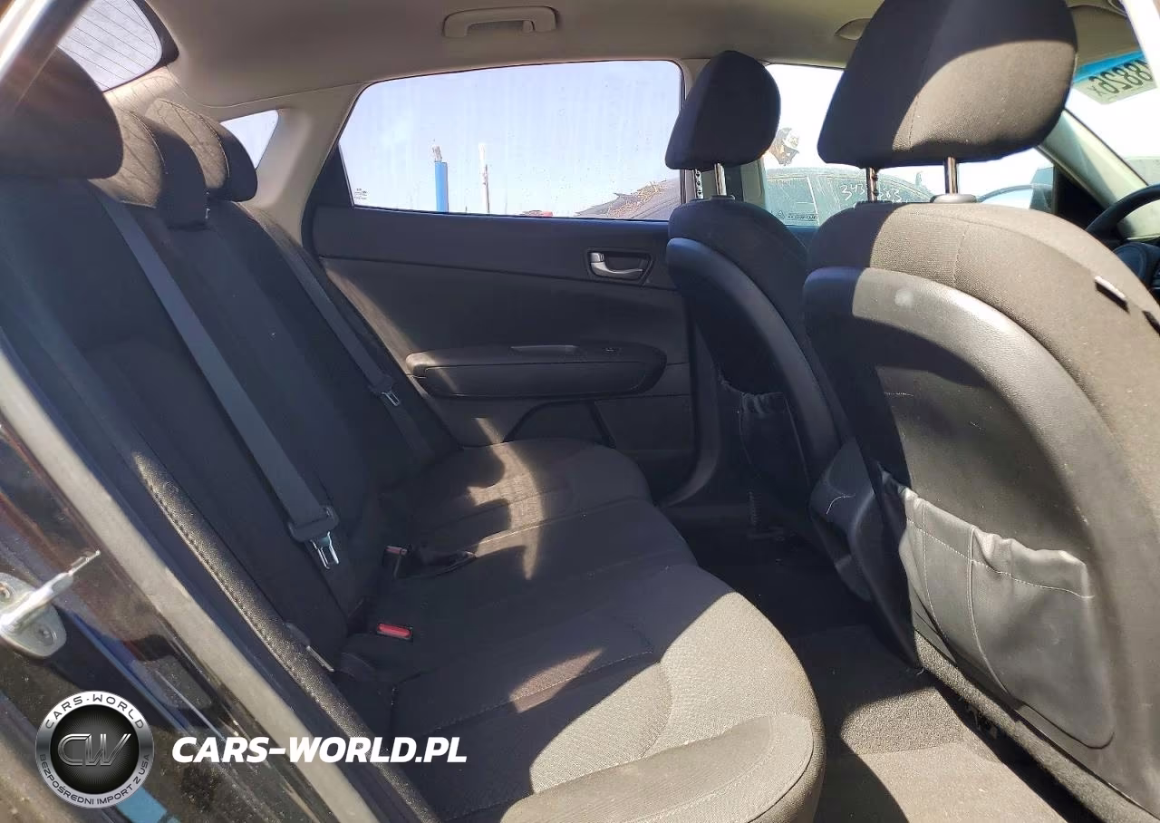 2017 Kia Optima Lx VIN:5XXGT4L37HG126840 - 10