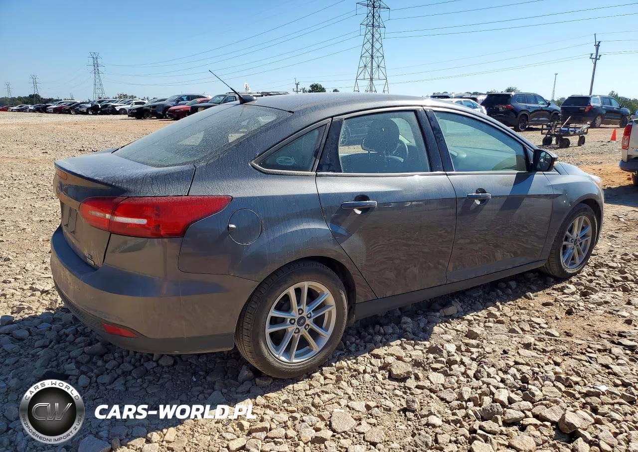 2015 Ford Focus Se VIN:1FADP3FEXFL227419 - 3