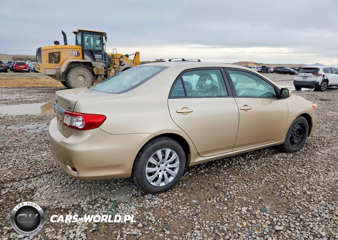 2012 Toyota Corolla Le VIN:2T1BU4EE0CC818105 - 3