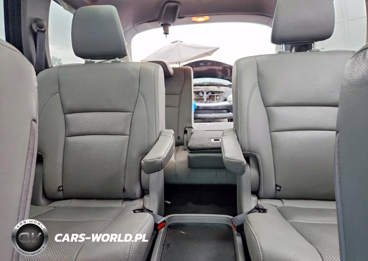 2016 Honda Pilot Elite VIN:5FNYF6H03GB125370 - 10