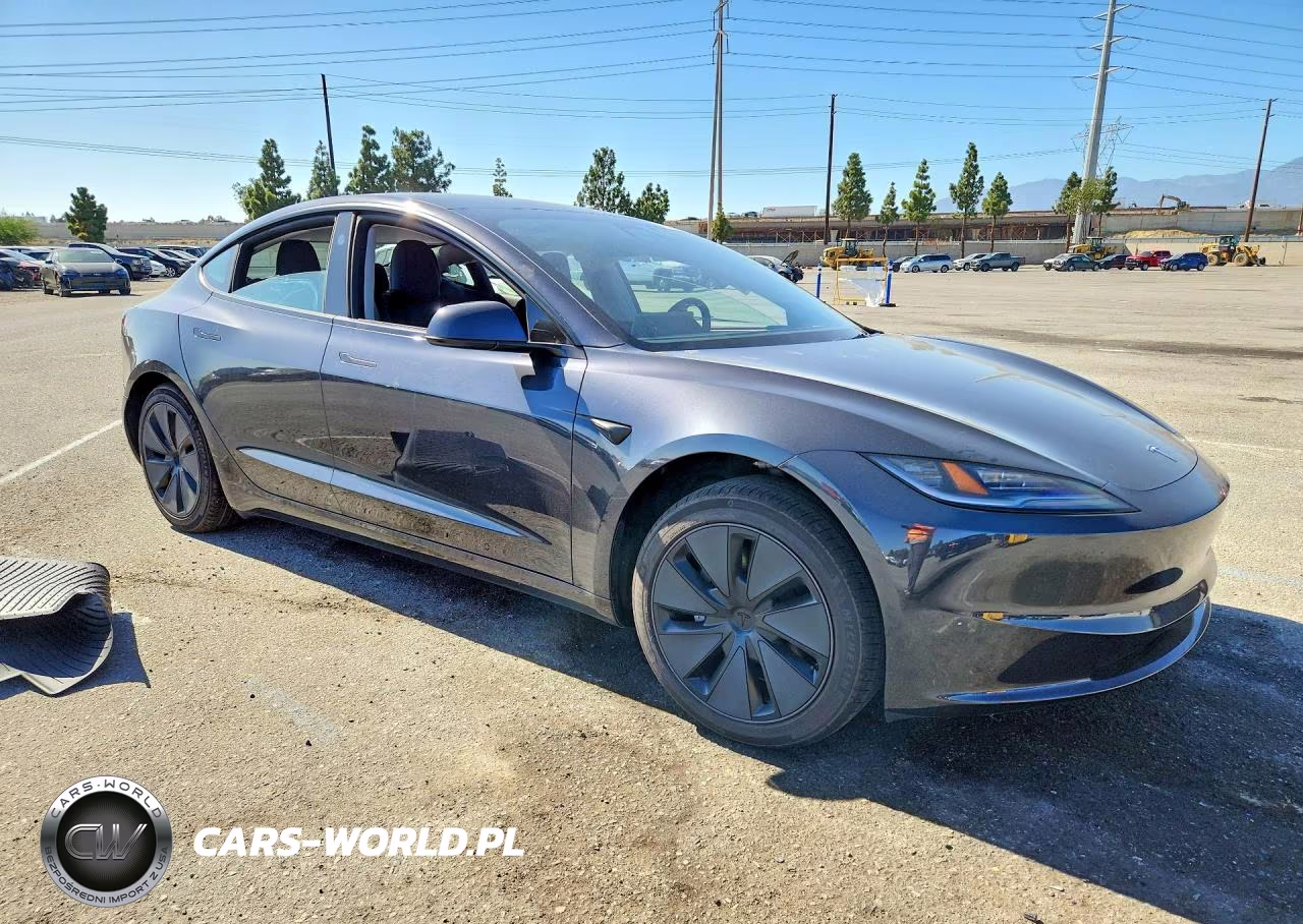 2025 Tesla Model 3 VIN:5YJ3E1EA2SF933487 - 4