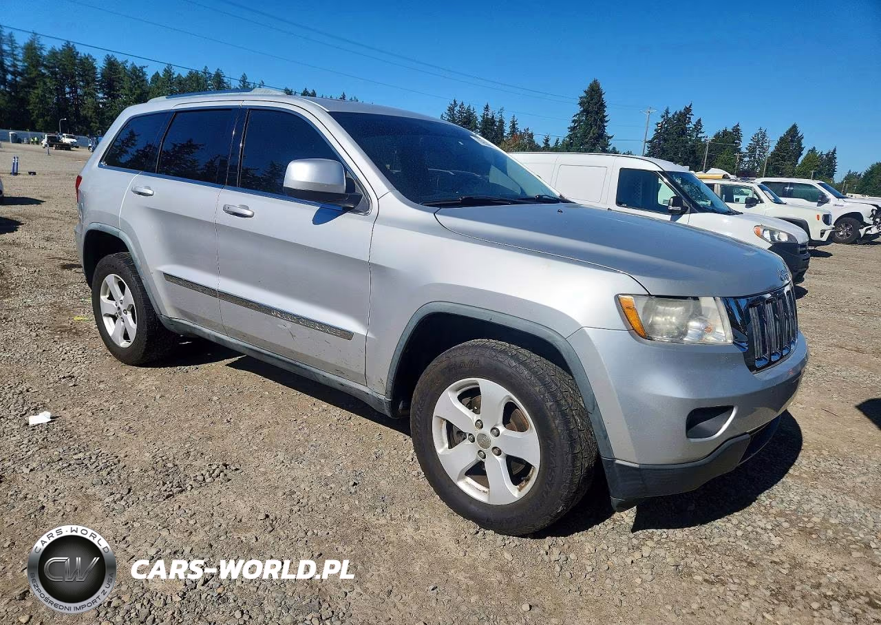 2011 Jeep Grand Cherokee Laredo VIN:1J4RR4GG1BC738957 - 4