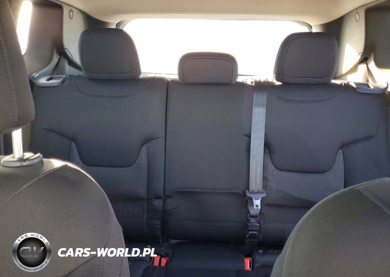 2015 Jeep Renegade Sport VIN:ZACCJBAHXFPC37866 - 10