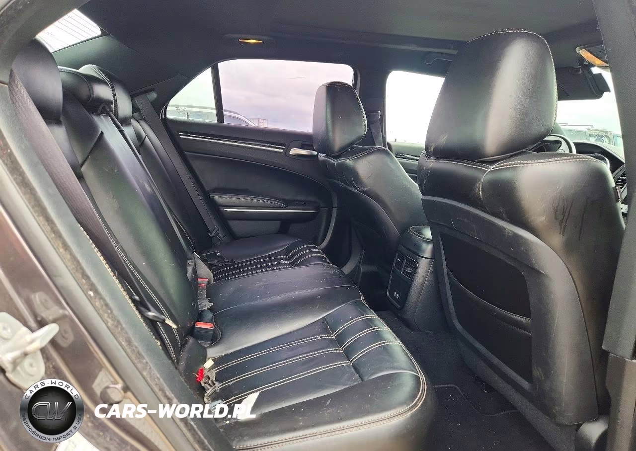 2021 Chrysler 300 S VIN:2C3CCABG4MH541112 - 10