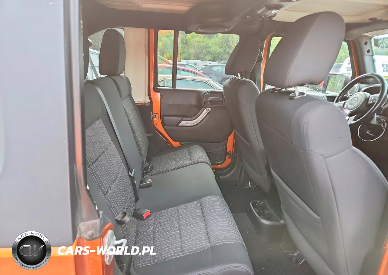 2011 Jeep Wrangler Unlimited Sahara VIN:1J4HA5H1XBL520017 - 10