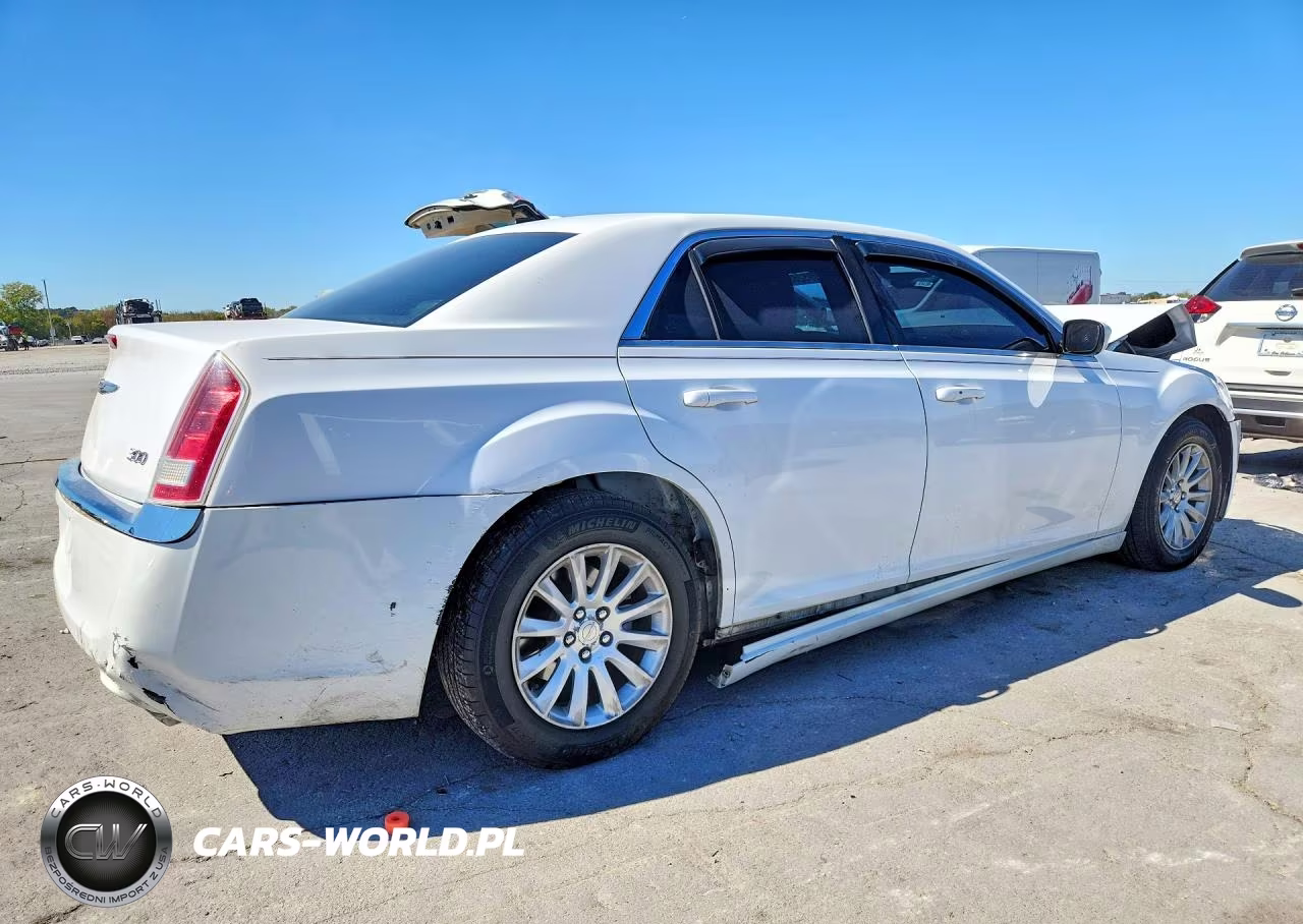 2014 Chrysler 300 VIN:2C3CCAAG5EH211675 - 3