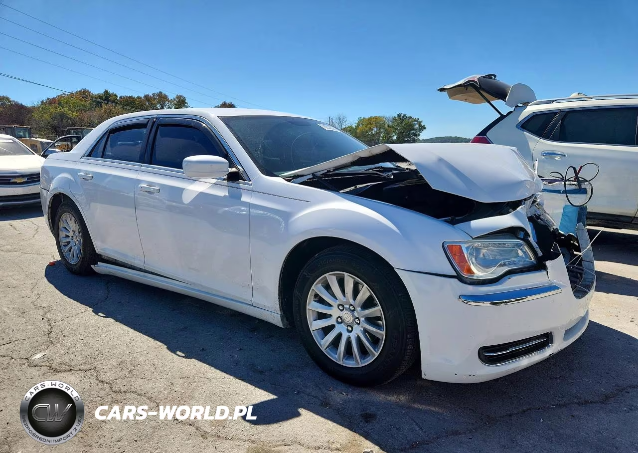2014 Chrysler 300 VIN:2C3CCAAG5EH211675 - 4