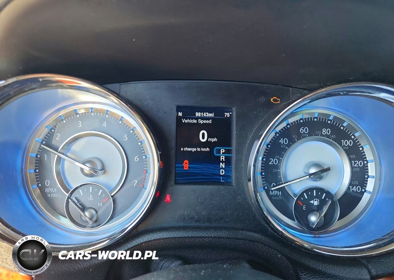 2014 Chrysler 300 VIN:2C3CCAAG5EH211675 - 9