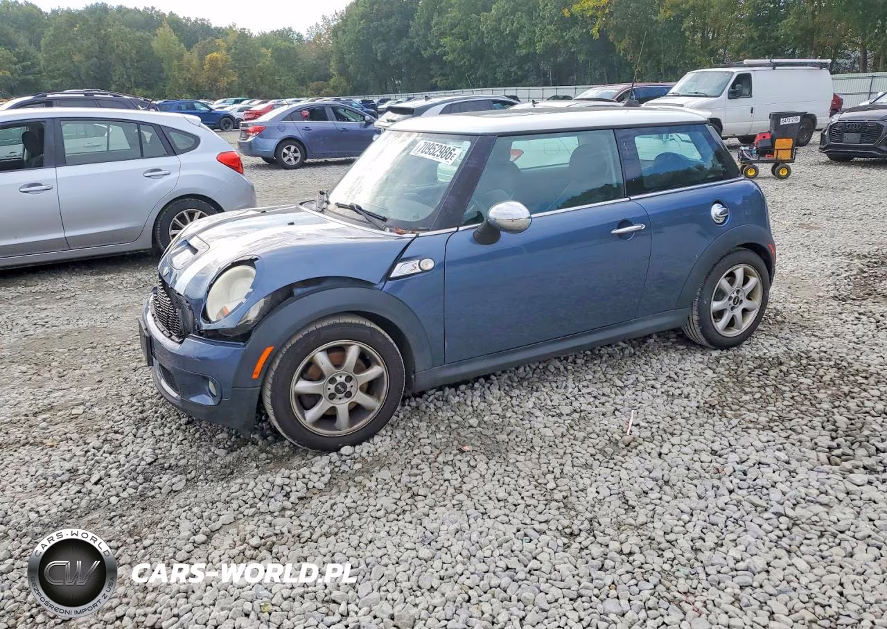 2010 Mini Cooper S VIN:WMWMF7C56ATX44358 - 1