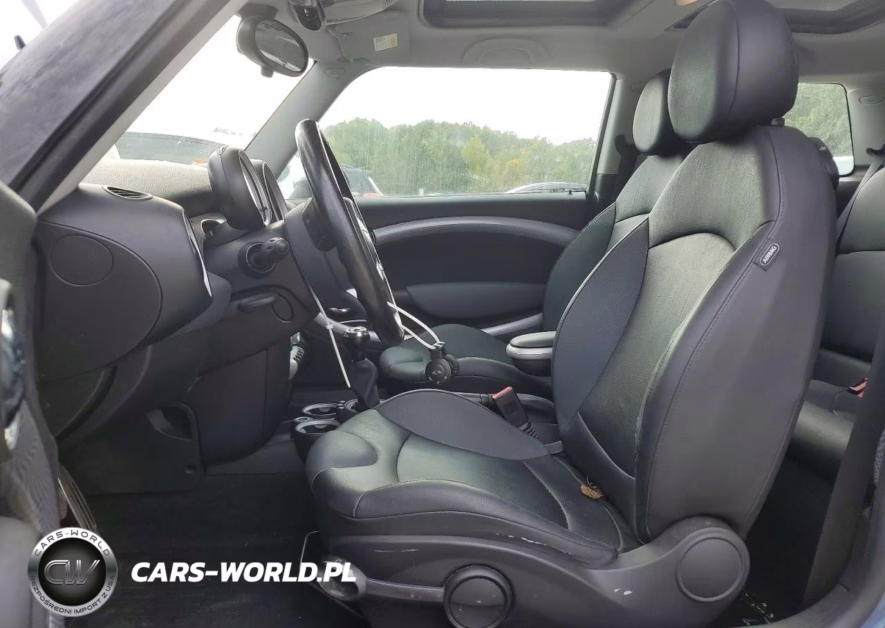 2010 Mini Cooper S VIN:WMWMF7C56ATX44358 - 7